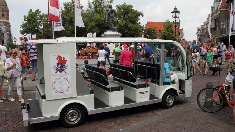 Hart van Alkmaar vreest “pretparkisering” van de binnenstad door busjesplan TIP