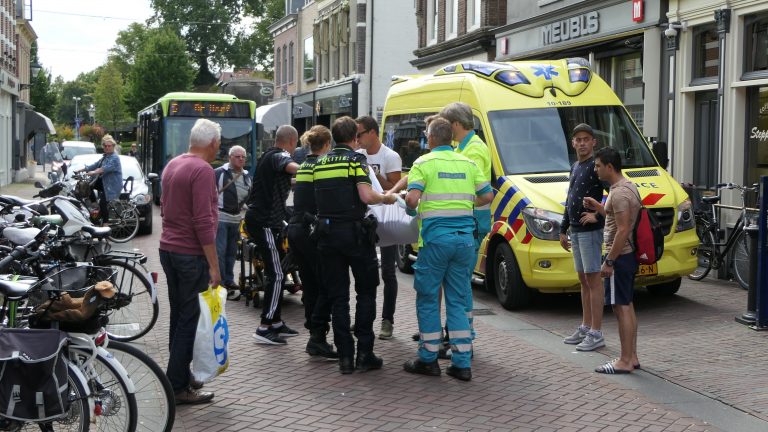 Fietsster naar ziekenhuis na aanrijding op Ritsevoort in Alkmaar
