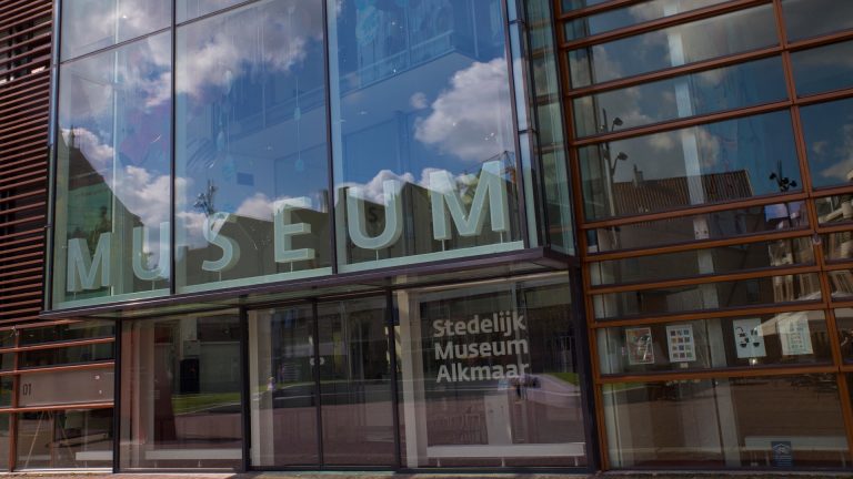 Gratis naar tentoonstelling na uitbrengen stem in Stedelijk Museum