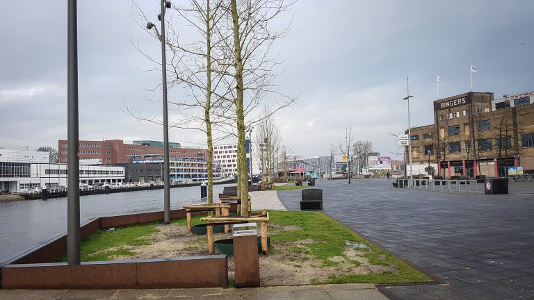 Verwarrende fietspad-noppen van Noorderkade verwijderd
