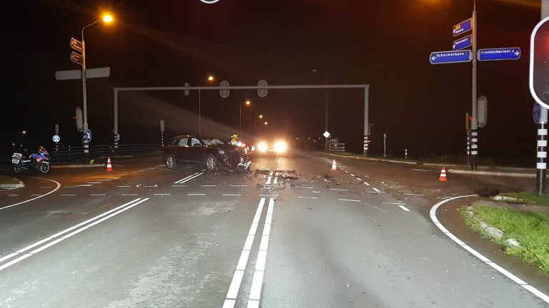 Motorrijder ernstig gewond na botsing met auto bij Schermerhorn