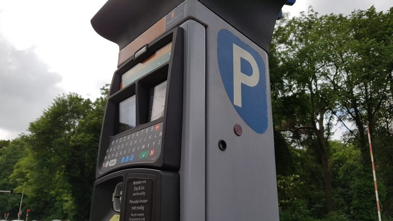 Een op de vijf automobilisten in Alkmaar betaalt geen parkeergeld