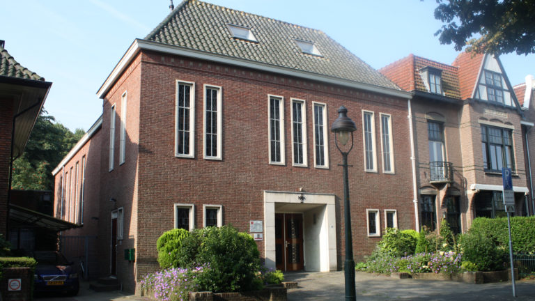 Paasviering voor kinderen in Oud-Katholieke kerk Alkmaar ?