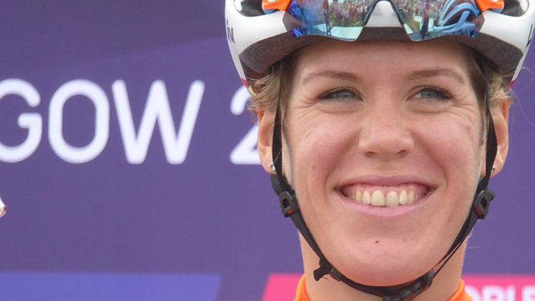 Van Dijk wint vierde titel EK Tijdrijden op rij, Lucinda Brand pakt brons