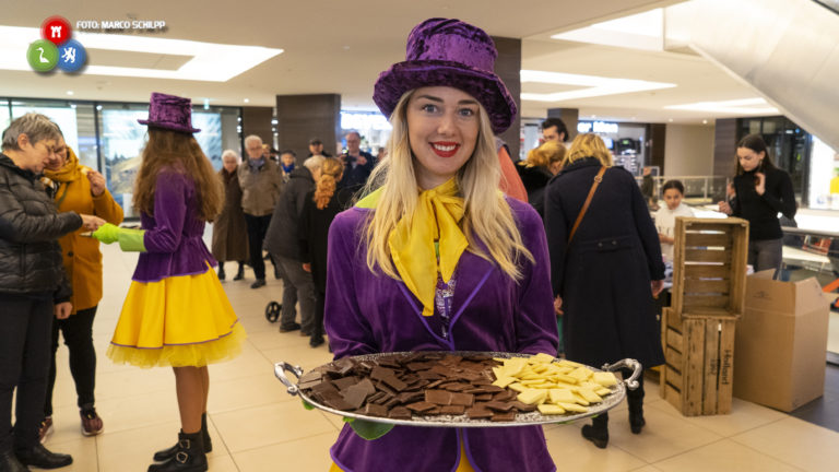 ‘Grand Opening’ Ringers Winkelcentrum met Lange Frans en echte Ringers Chocola