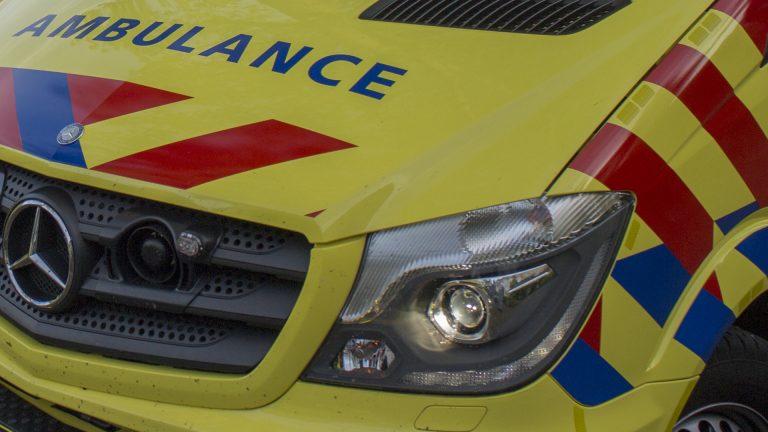 Alkmaarder gewond op straat na woningoverval aan de Bart van der Leckstraat