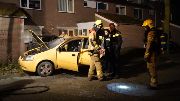 Autobrand in Alkmaarse Helena Kuipers-Rietbergstraat