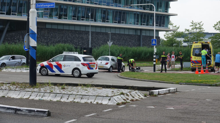 Ongeval kruising Zuidtangent-Stationsplein: fietsster mee naar ziekenhuis