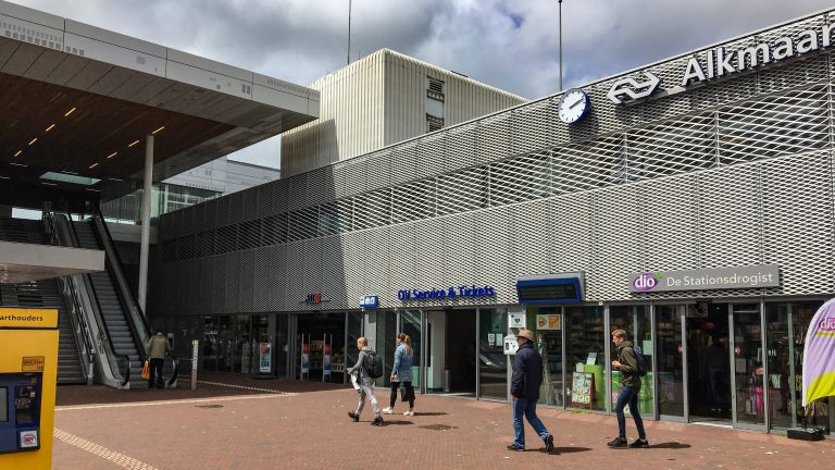 NS gaat 21 servicebalies sluiten, waaronder die op Station Alkmaar