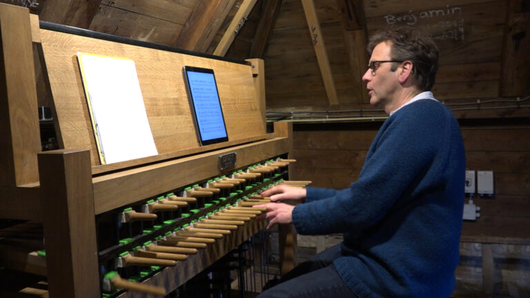 Ook dit jaar extra carillonmuziek vanuit Waagtoren en Grote Kerk
