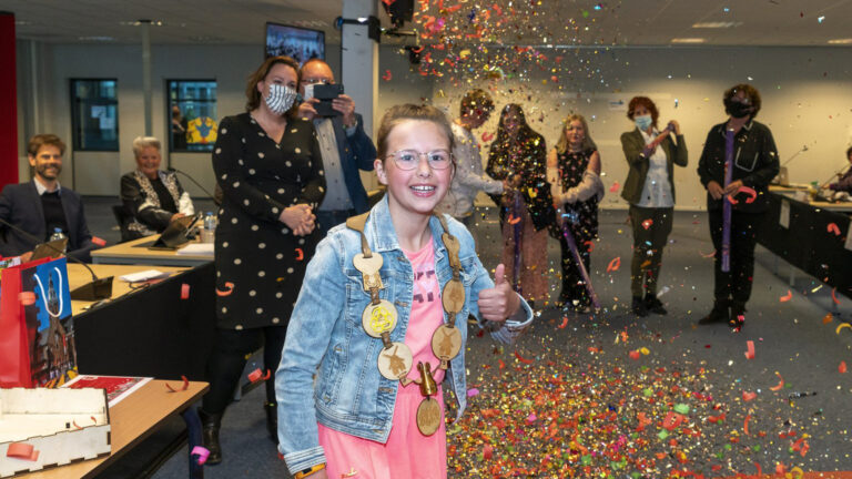 10-jarige Livia Balder eerste kinderburgemeester van Alkmaar