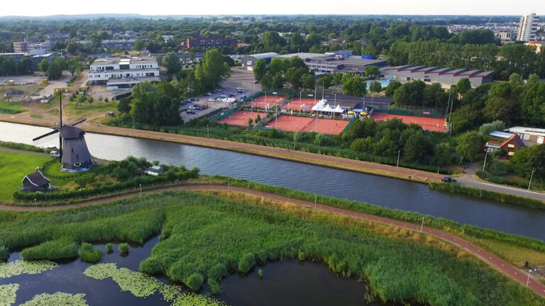 ‘Gezelligste dubbeltoernooi’ voor 35 en 55-plussers bij ltc De Zes Wielen in Alkmaar 🗓