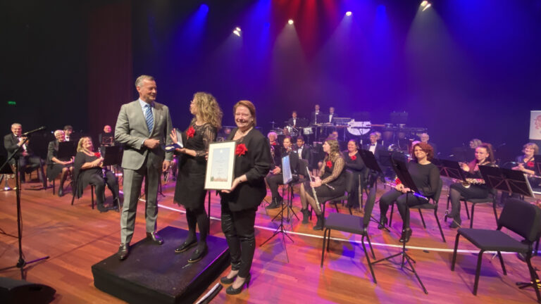 Muziekvereniging SDG Alkmaar ontvangt Koninklijke Erepenning