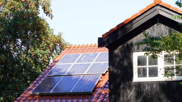 Langedijk en Heiloo in top-5 gemeenten met meeste woningen met zonnepanelen