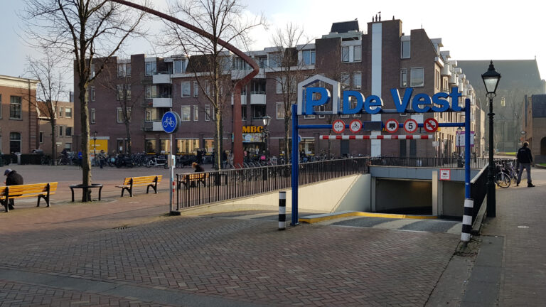 Alkmaarse parkeergarages 24/7 op slot in strijd tegen overlast van daklozen