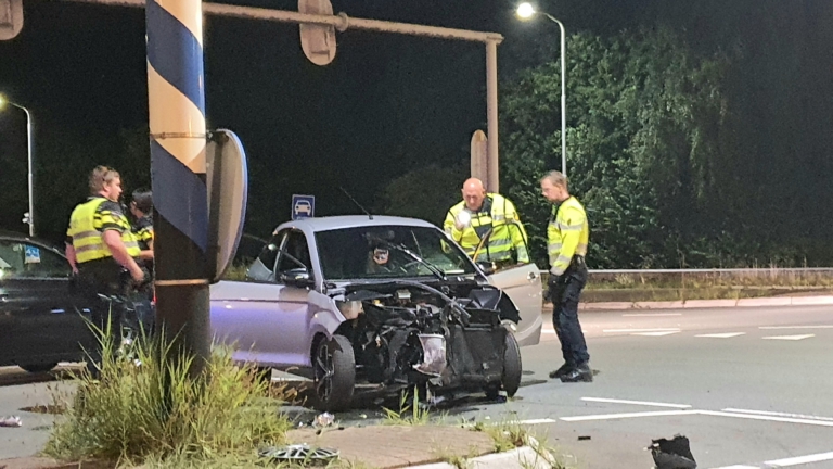 Twee gewonden bij aanrijding op Nollenweg, bestuurder aangehouden