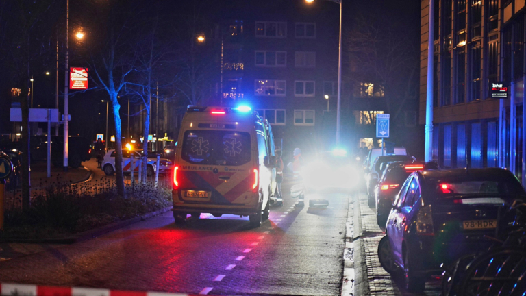 Voetganger zwaargewond na aanrijding op zebrapad in Alkmaar