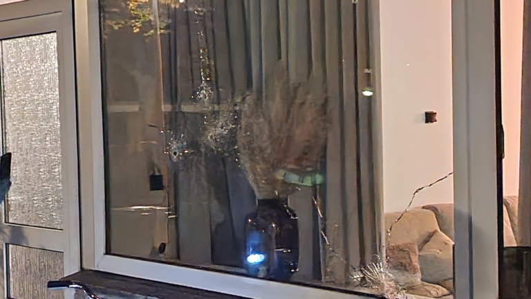 Politie sluit onderzoek aanslag Alkmaarse Lekstraat: “Geen aanknopingspunten”