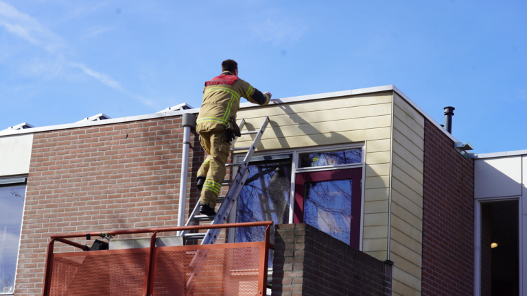 Brandweer ter plaatse in Alkmaar vanwege mogelijke koolmonoxidevergiftiging