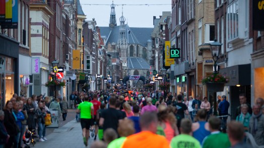 “Ouderwets populaire” Alkmaar City Run ‘by night’ nu al uitverkocht