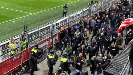 Hoe hooligans sportieve Hemelvaartsdag vergalden; sancties hangen boven Alkmaarse voetbalclub