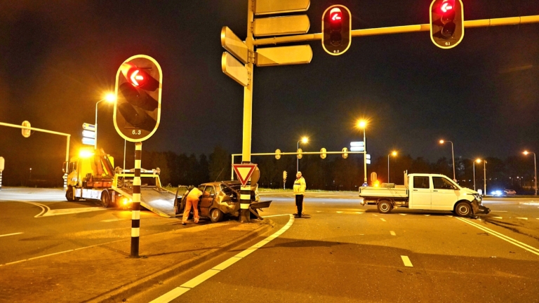 Automobilist gewond bij ernstig ongeluk op kruising Noordervaart – Westdijk