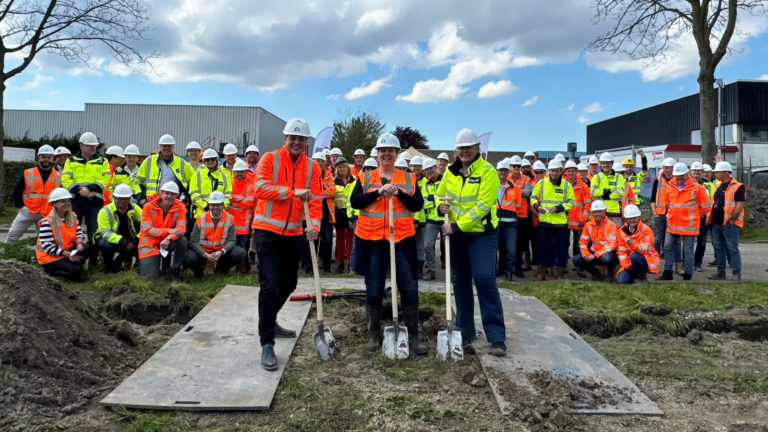 Uitbreiding stroomnet in regio officieel gestart op bedrijventerrein Zandhorst: “Hard nodig”