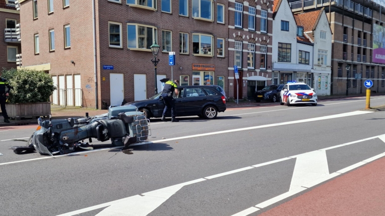 Motorrijder gewond na aanrijding op Alkmaarse Kanaalkade