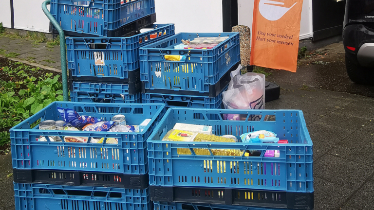 Actie bij AMHC voor Voedselbank Alkmaar weer succesvol: “Zeer dankbaar”