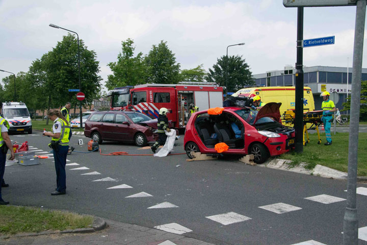 Drie gewonden bij ongeval op voorrangsweg (FOTO's)